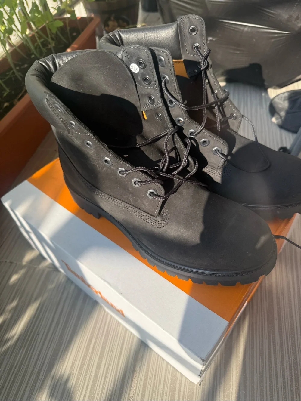 Timberland Men’s 6-Inch Premium Waterproof Boots - Black brand new size 10.5 men